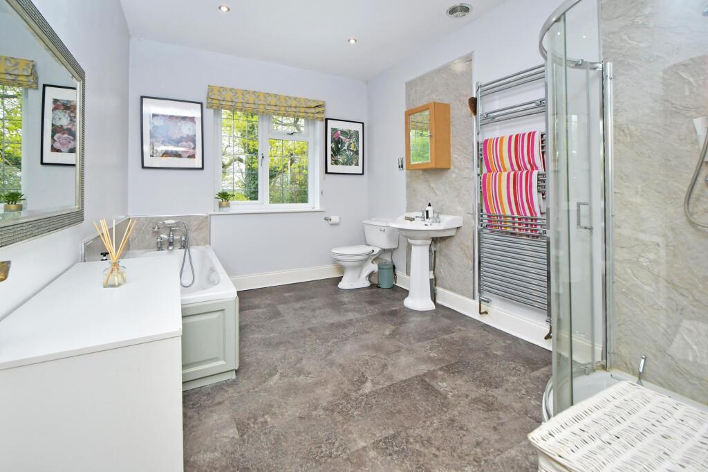 Principal bathroom