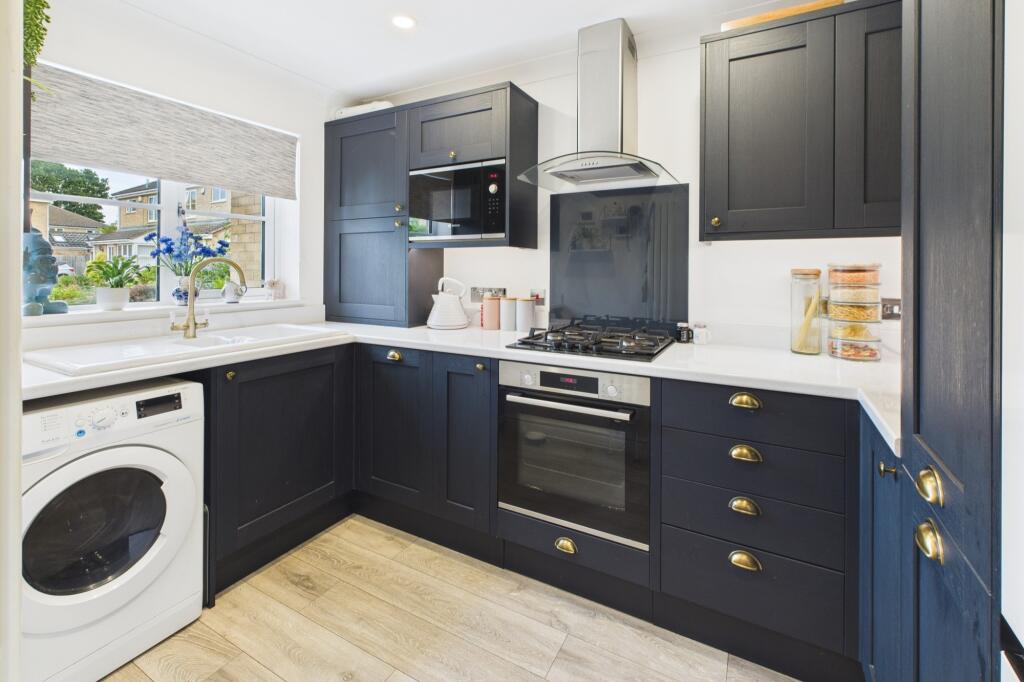 CAM02519G0-PR0300-STILL003