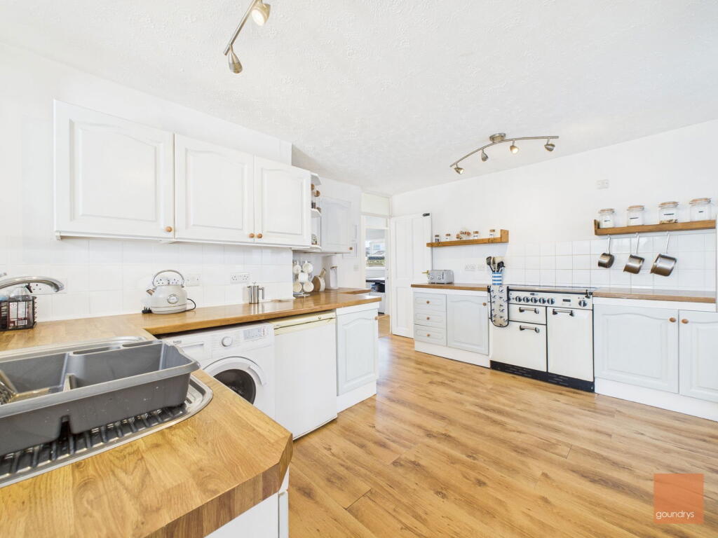 Droskyn Way, Perranporth, TR6 0DS