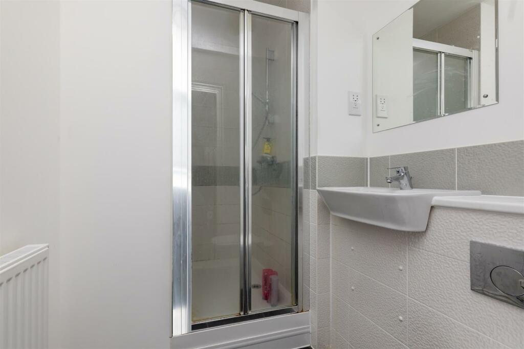 En-suite Shower/WC