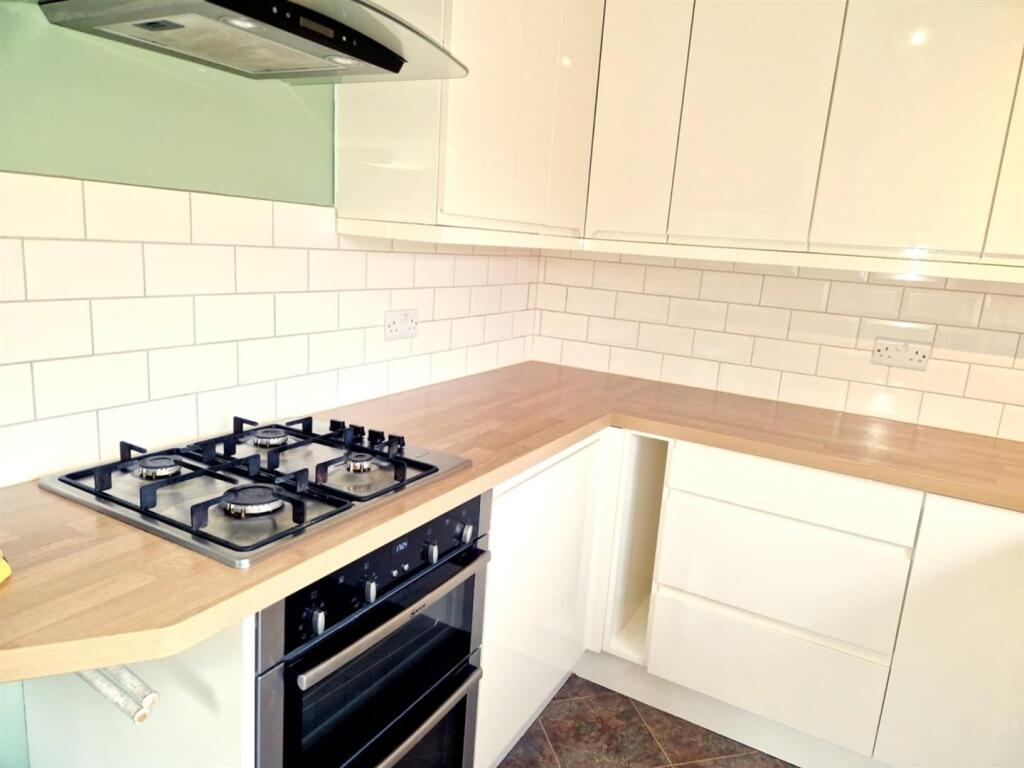 electrical oven and gas hob.jpeg