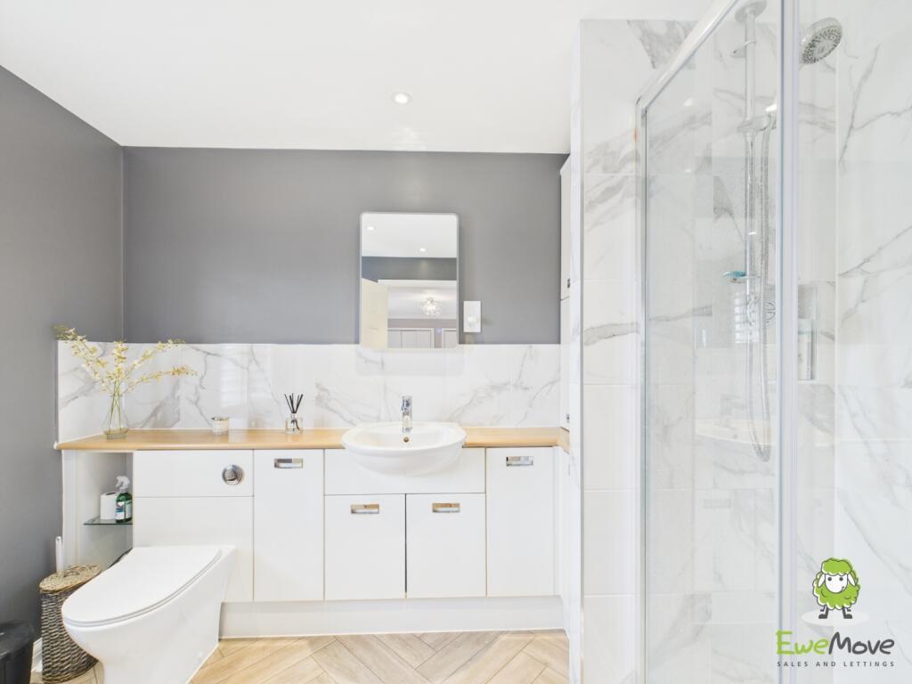 CAM03778G0-PR0181-STILL009