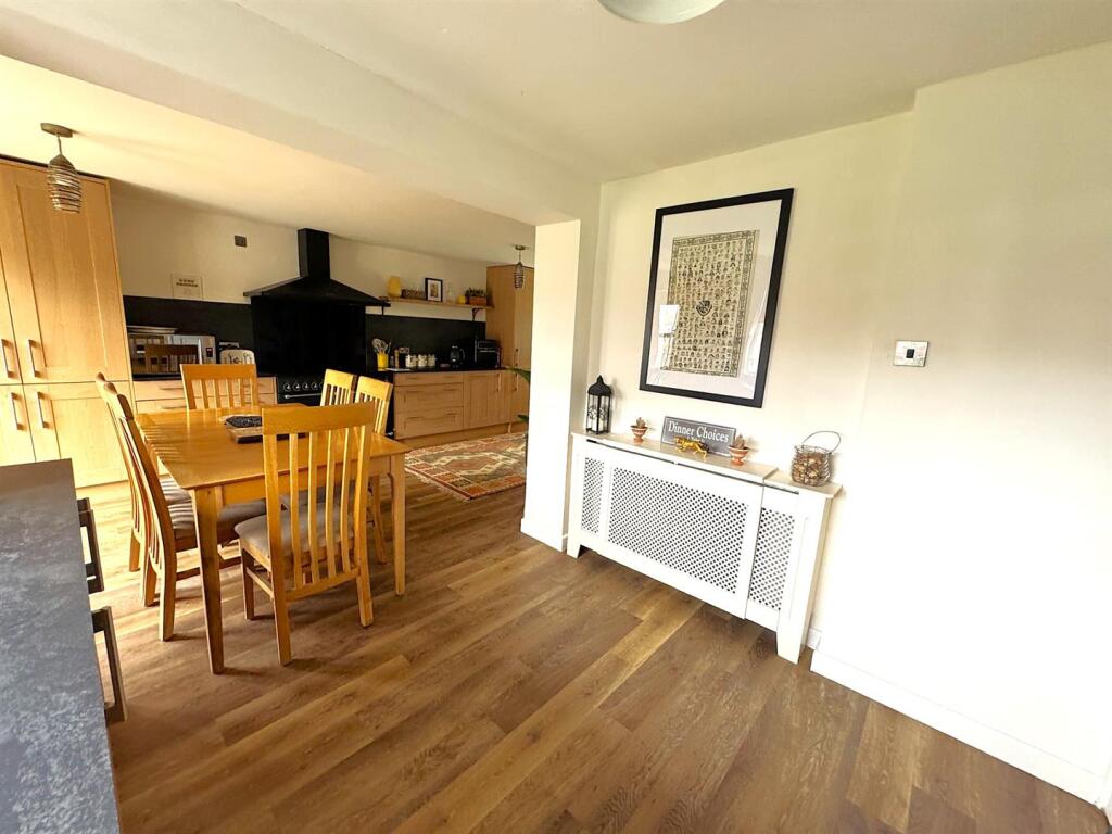 thumbnail_image1 (4).jpg