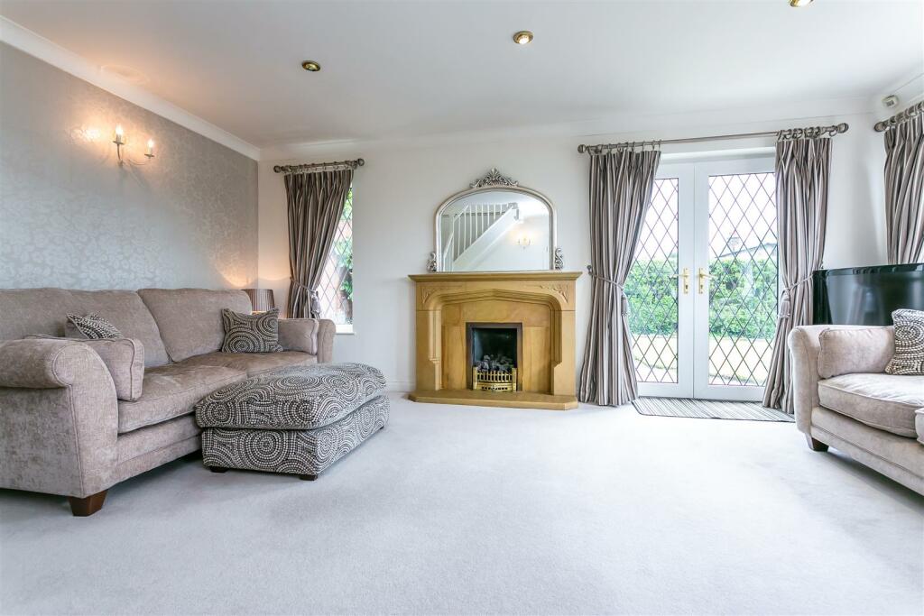 Little Holme - Lounge (2).jpg