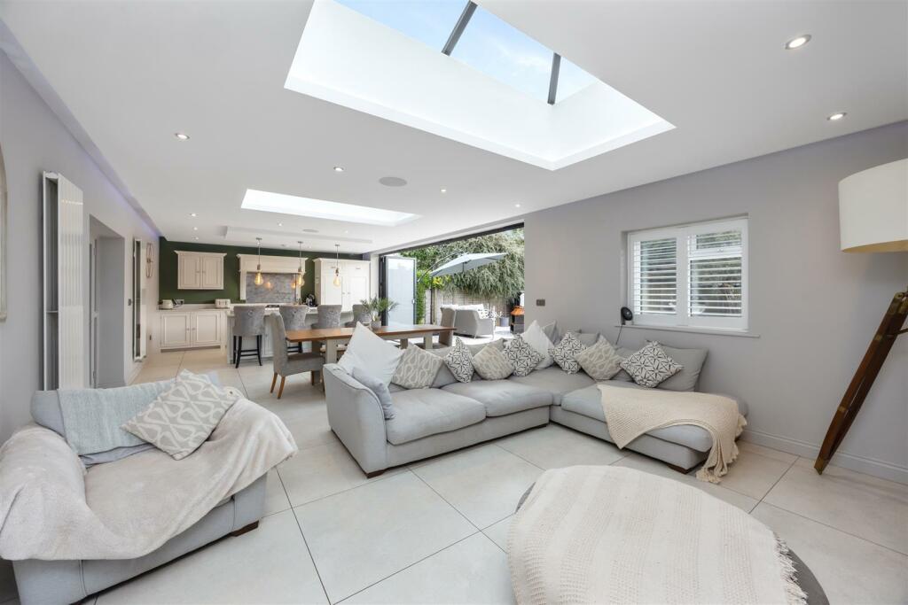 Offington Avenue, 85-025.jpg