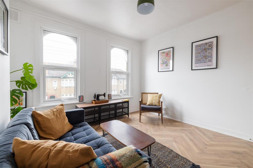 Latimer Road E7