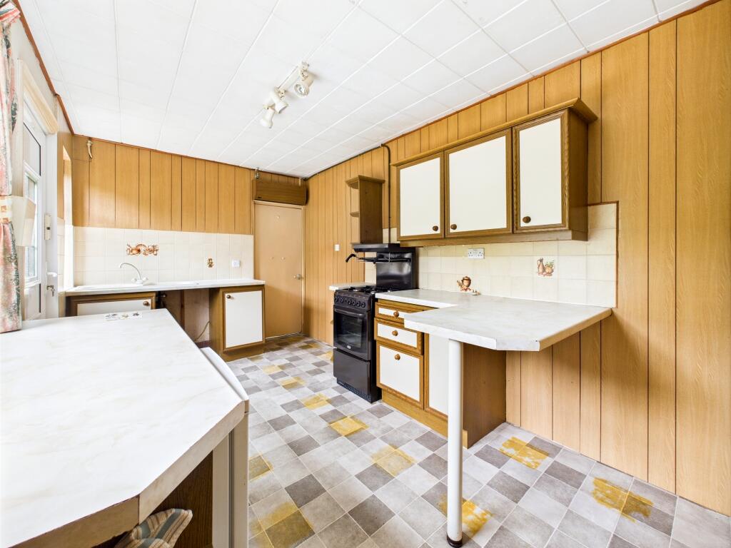 CAM05192G0-PR0100-STILL014