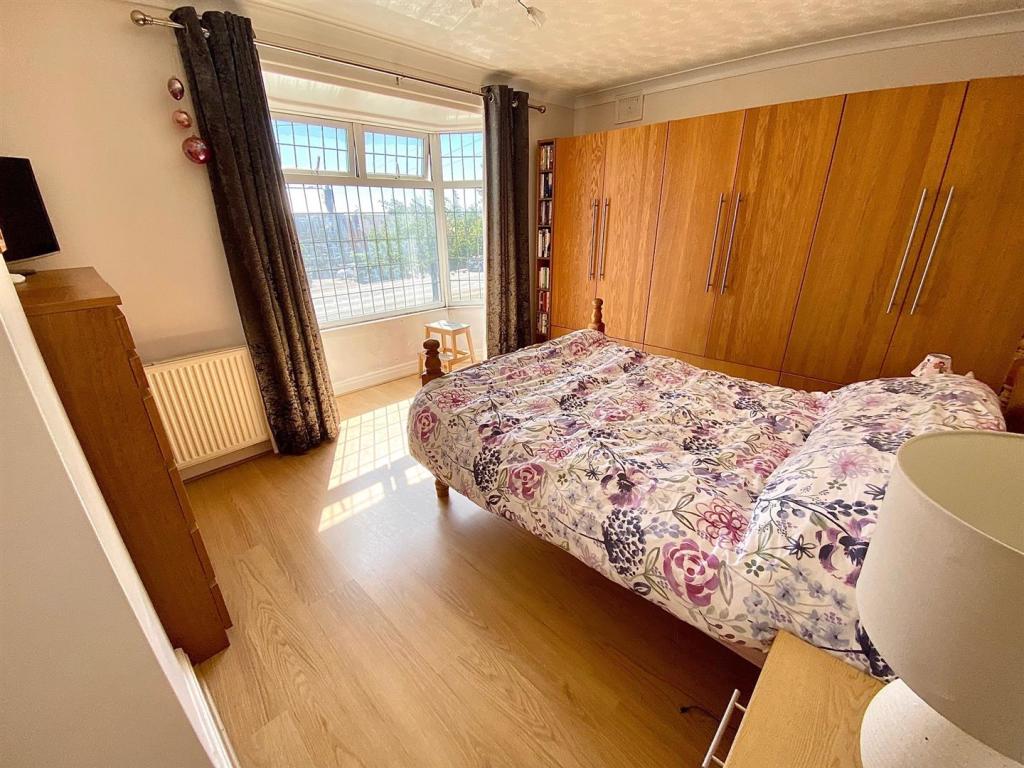 huddersfield road 214 bed 1.jpg
