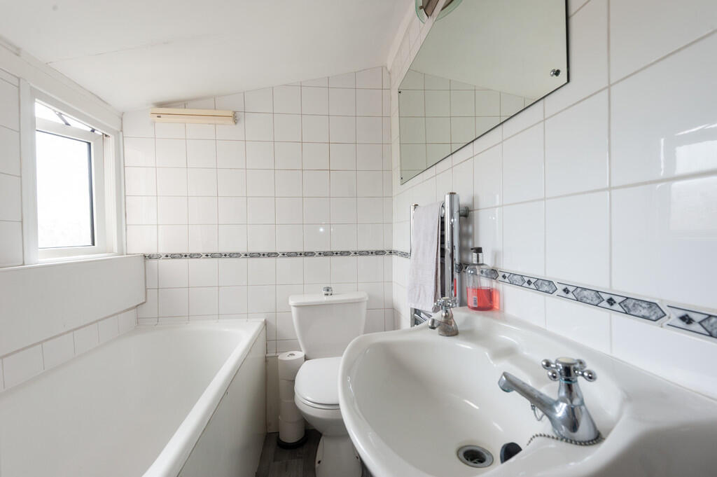 80c Harefiled roa...