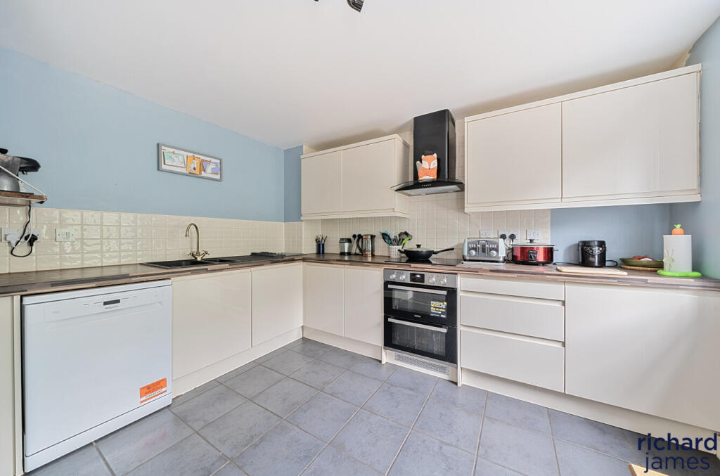 4c153b56b8de4c93ba579179aa1a019e