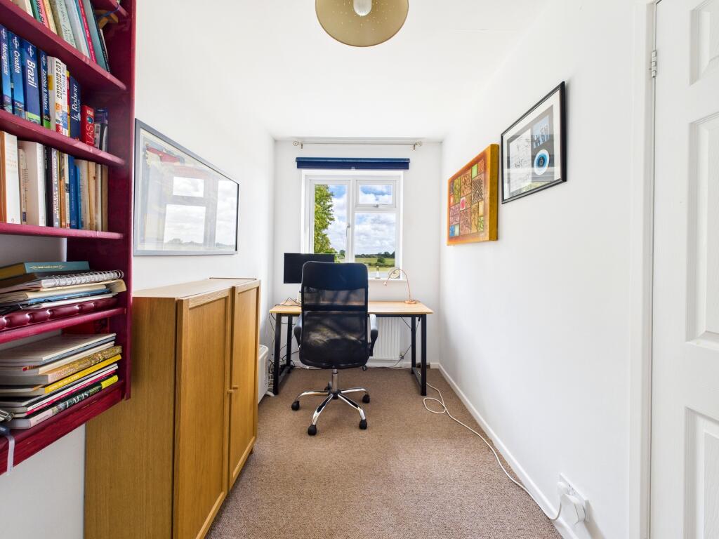 CAM05192G0-PR0133-STILL023