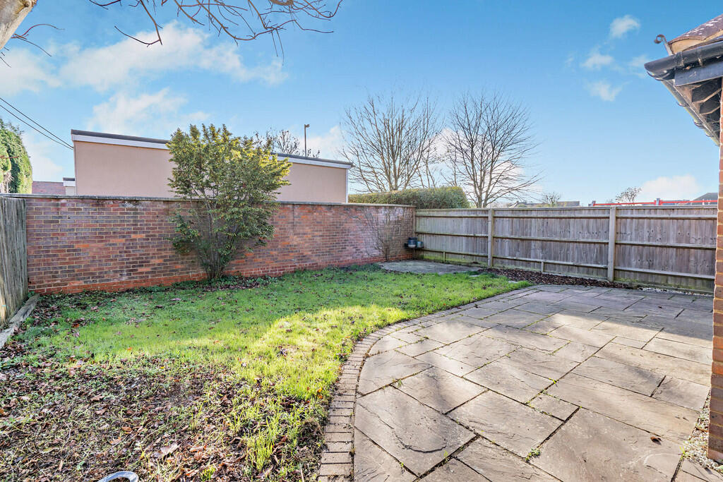 8671259-exterior0...