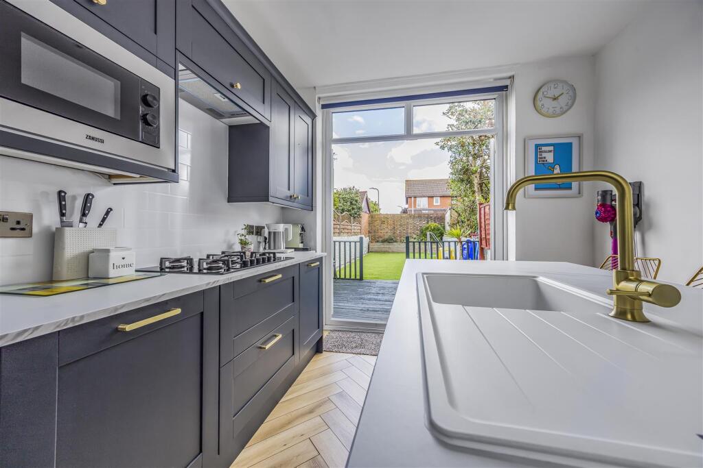 38 Hellyer Road, Milton-PorticoMarketing-SoldBy-32