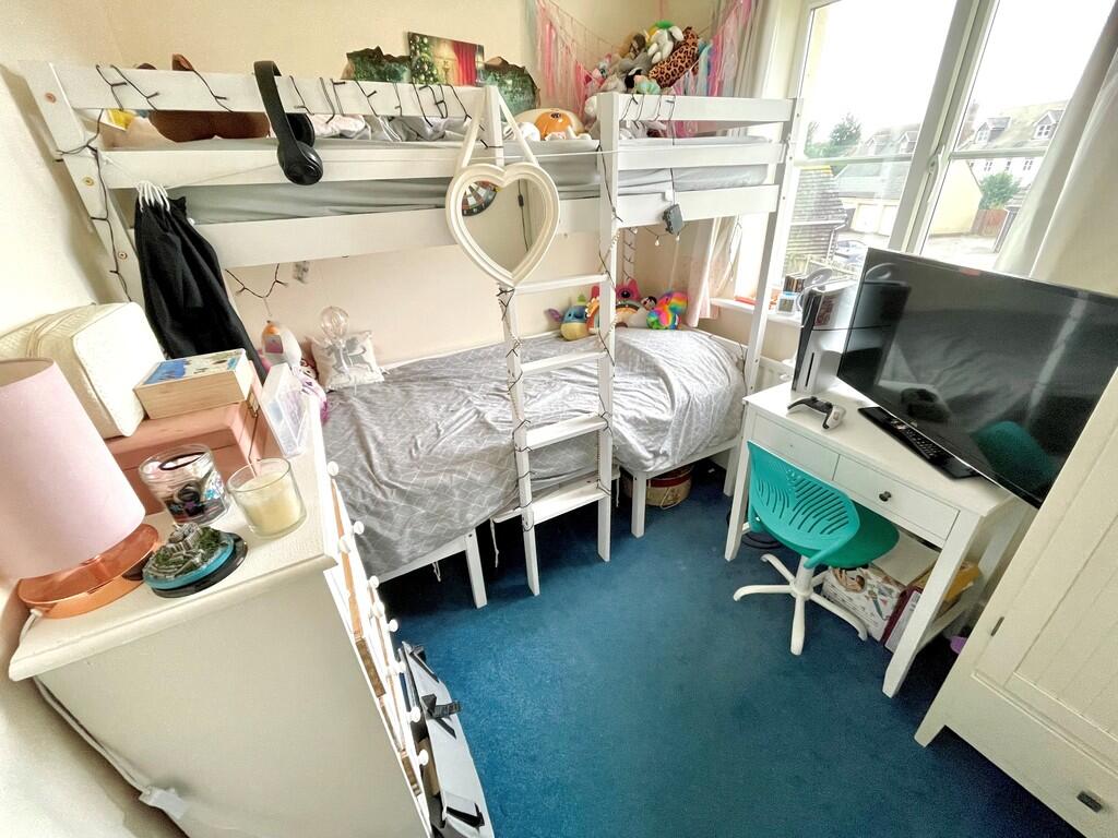 10 Roman Avenue B...