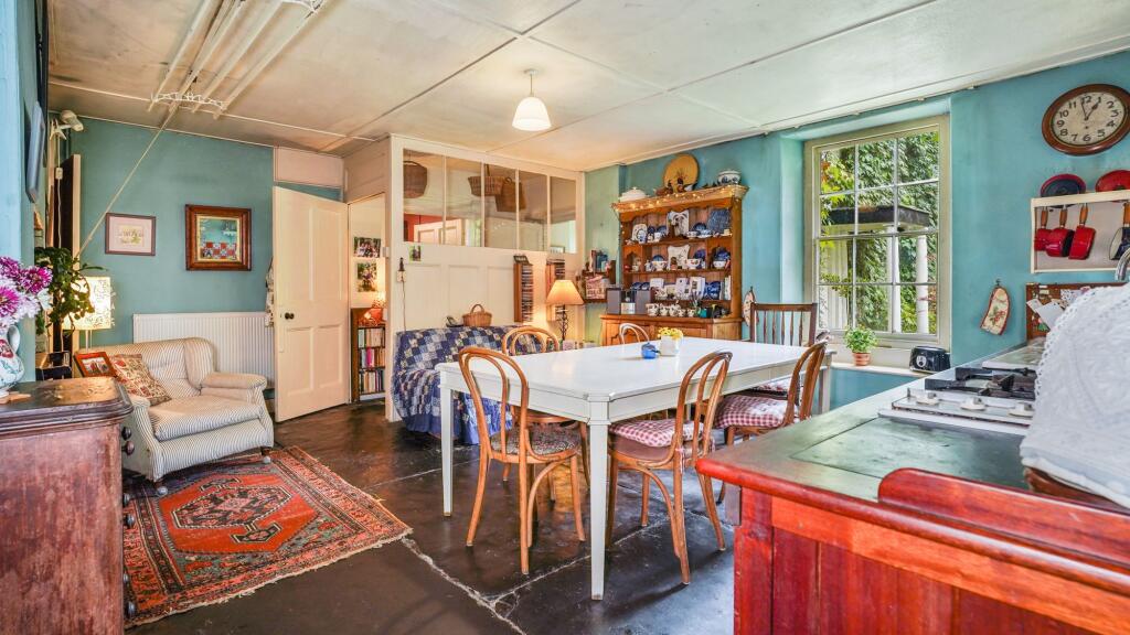 Kitchen / Breakfast Room