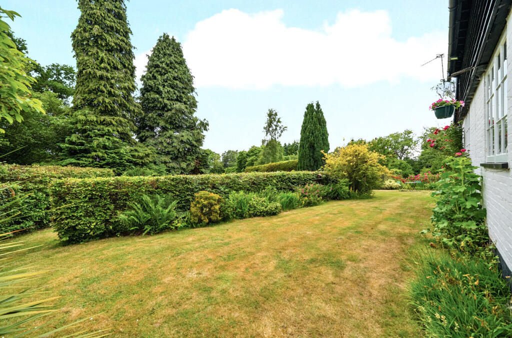 1307144-34-684ad5...