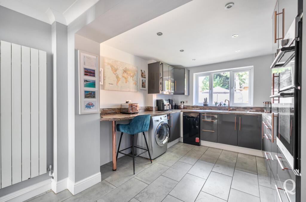 b76f6943-4689-495...