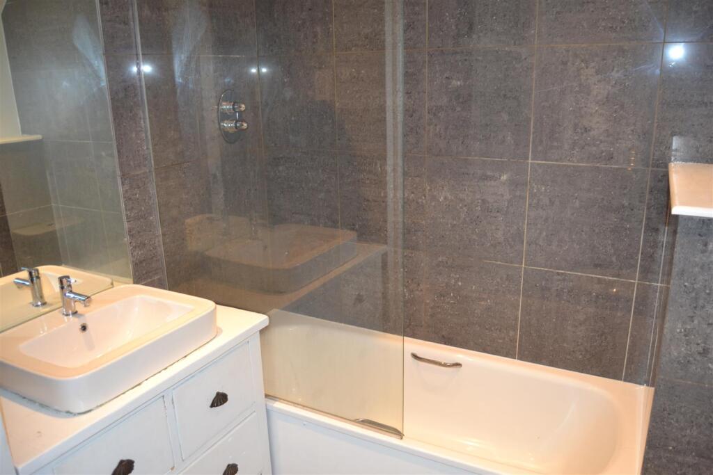 Bathroom v2.JPG