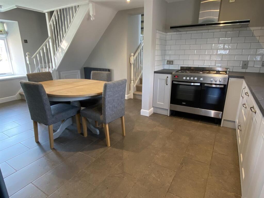 Dining kitchen