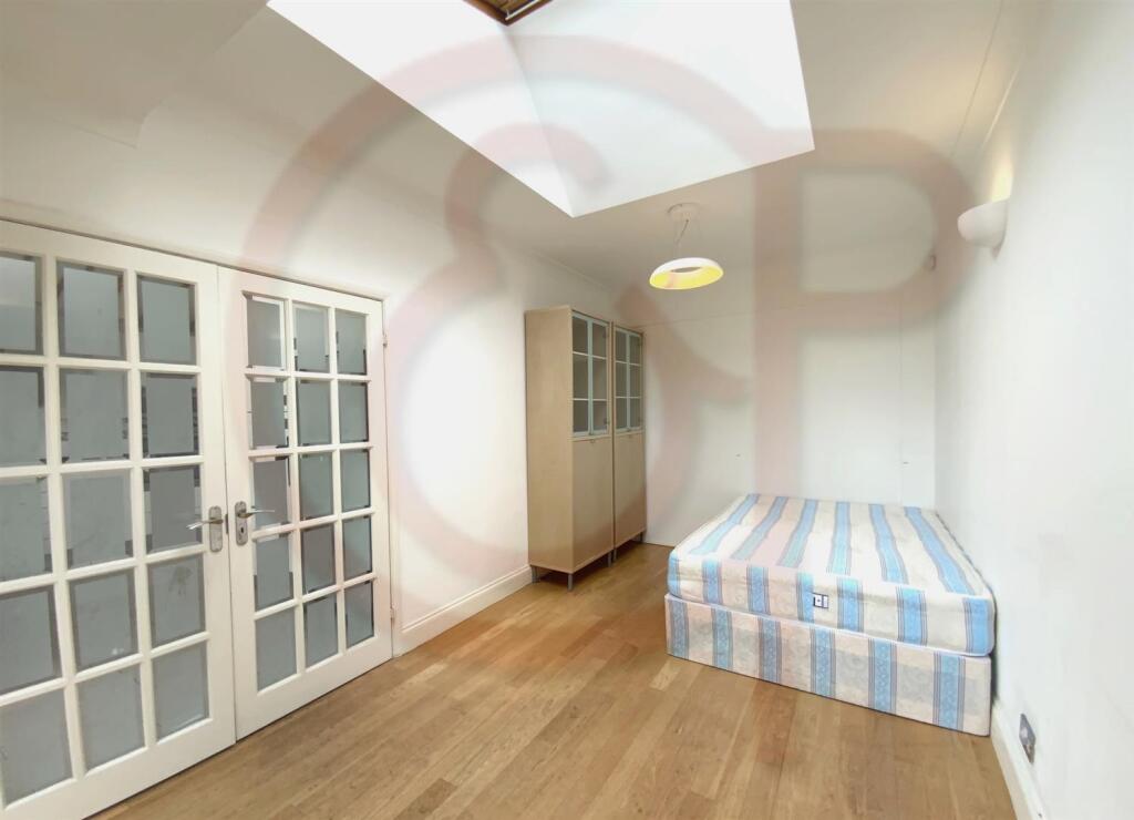4th bedroom or study.jpg