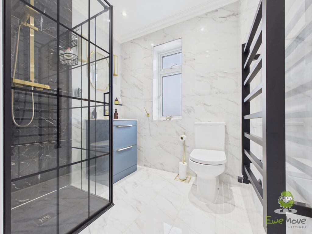 CAM01543G0-PR0166-STILL001