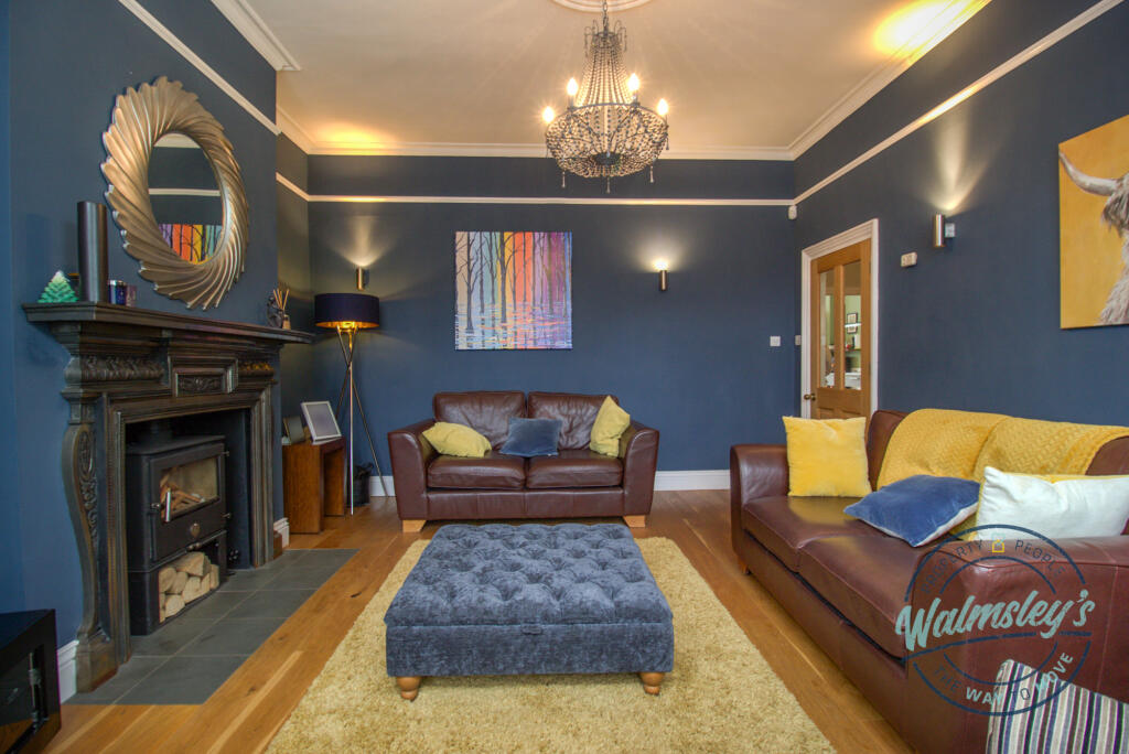 Separate front facing sitting room