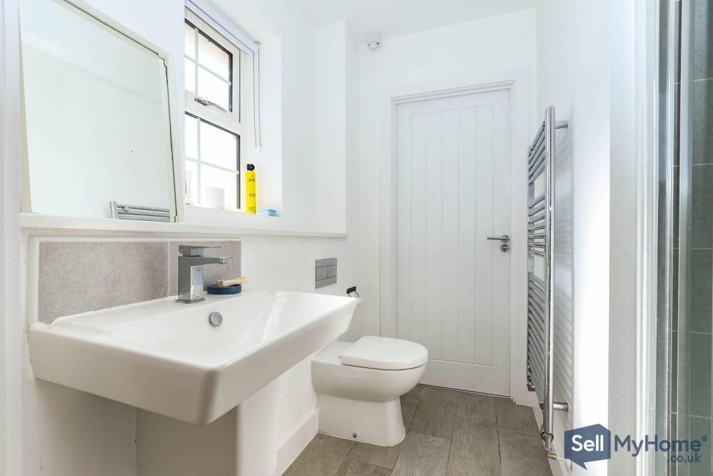 Jack &amp; Jill Shower Room