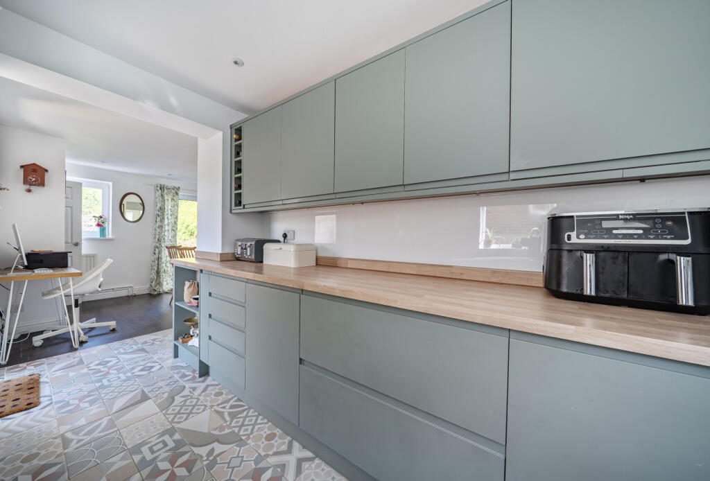 1360488-18-68da7f...