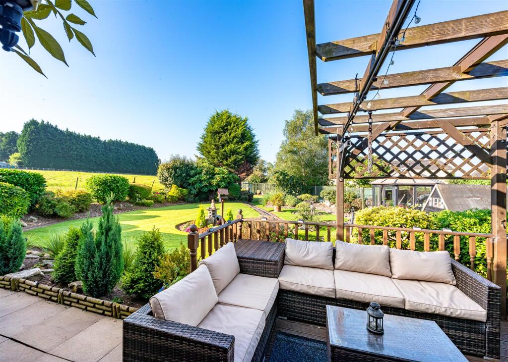 Barn End-gdn2.jpg