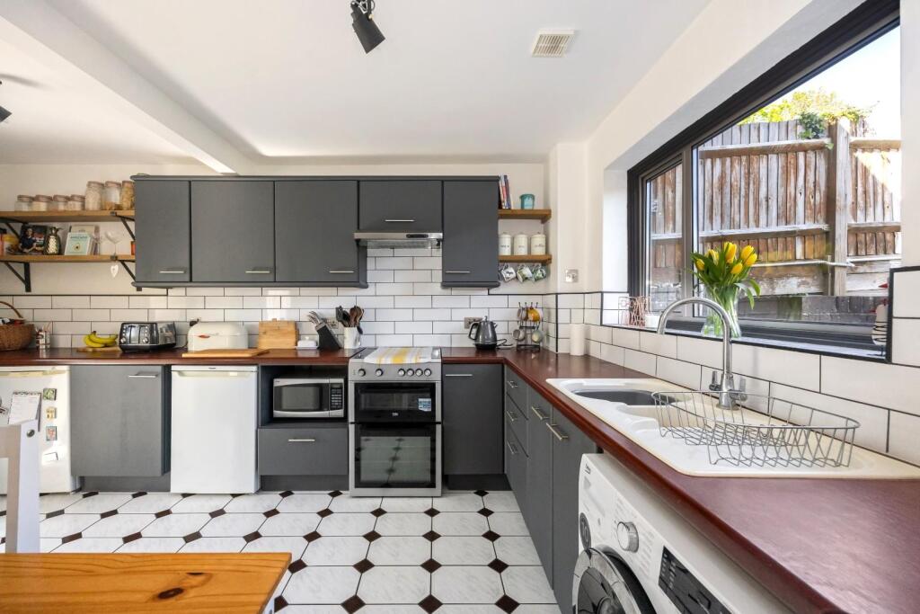 kitchen (1).jpg