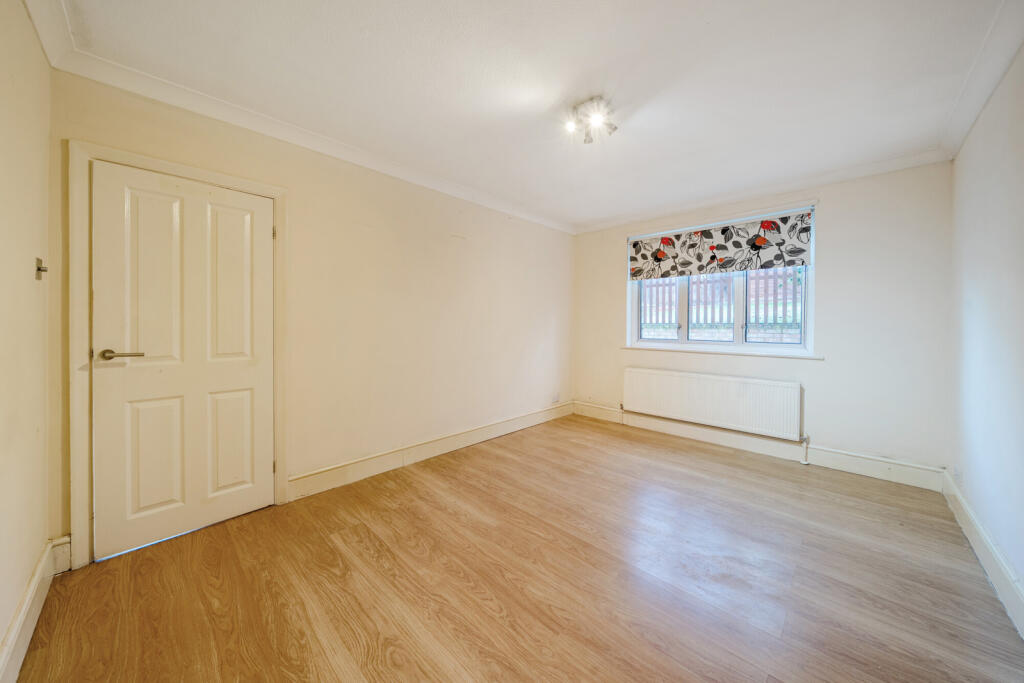 1387701-9-6932ab2...