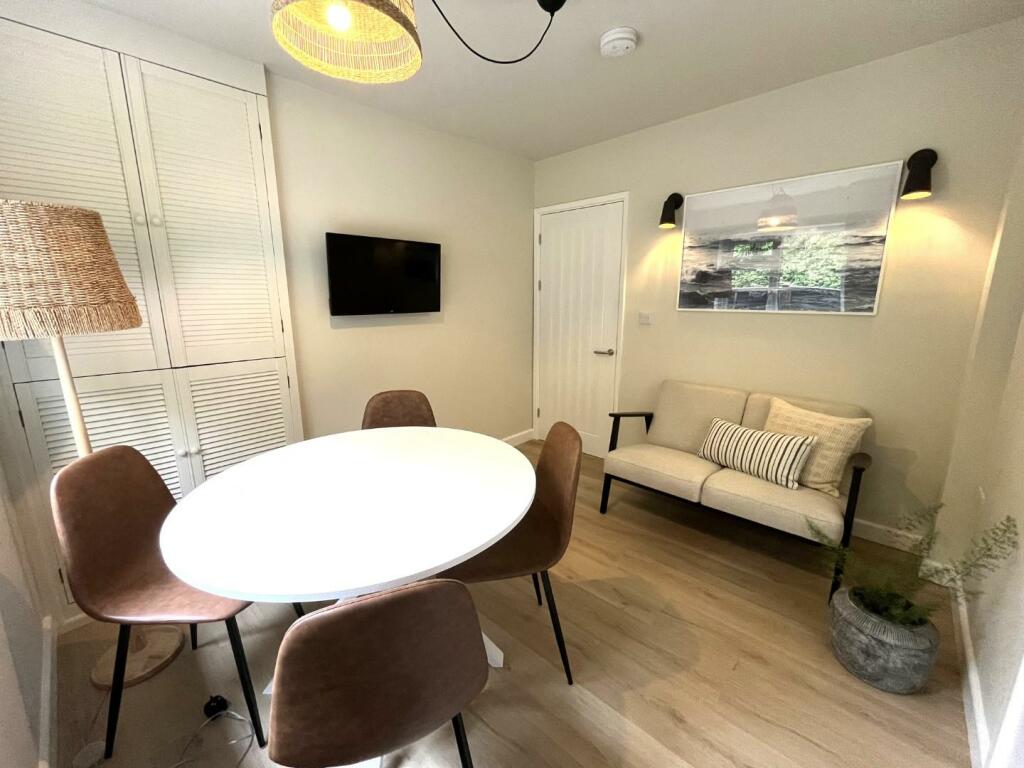 Living Room/Diner.JPG