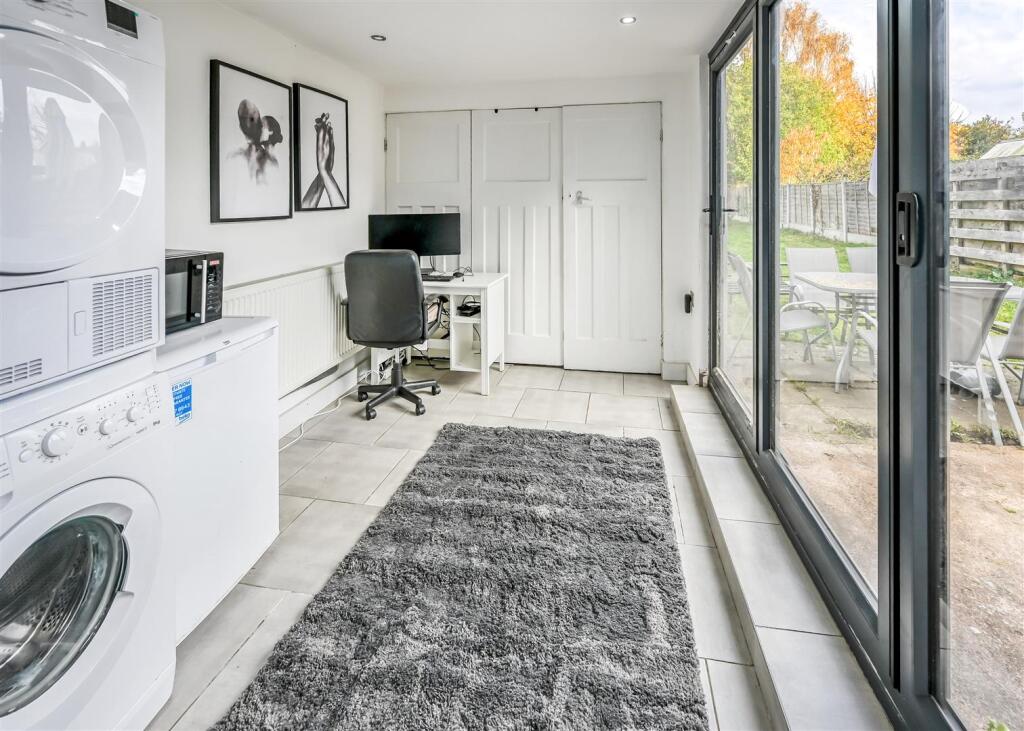 24 Wychbury Road-01.jpg