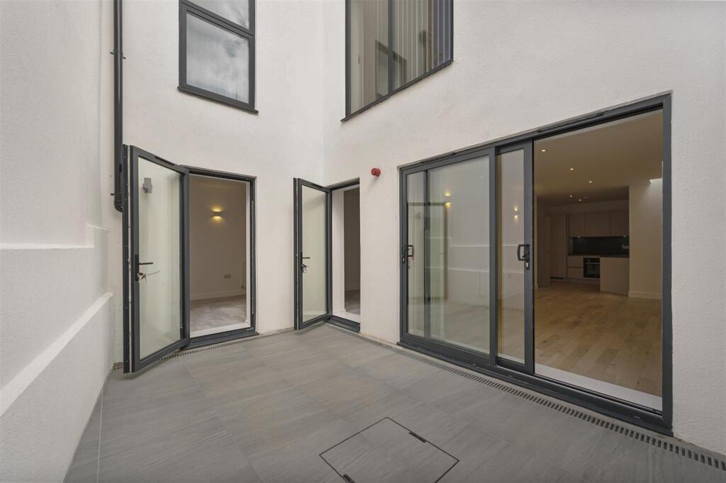 FLAT 1,9.jpg