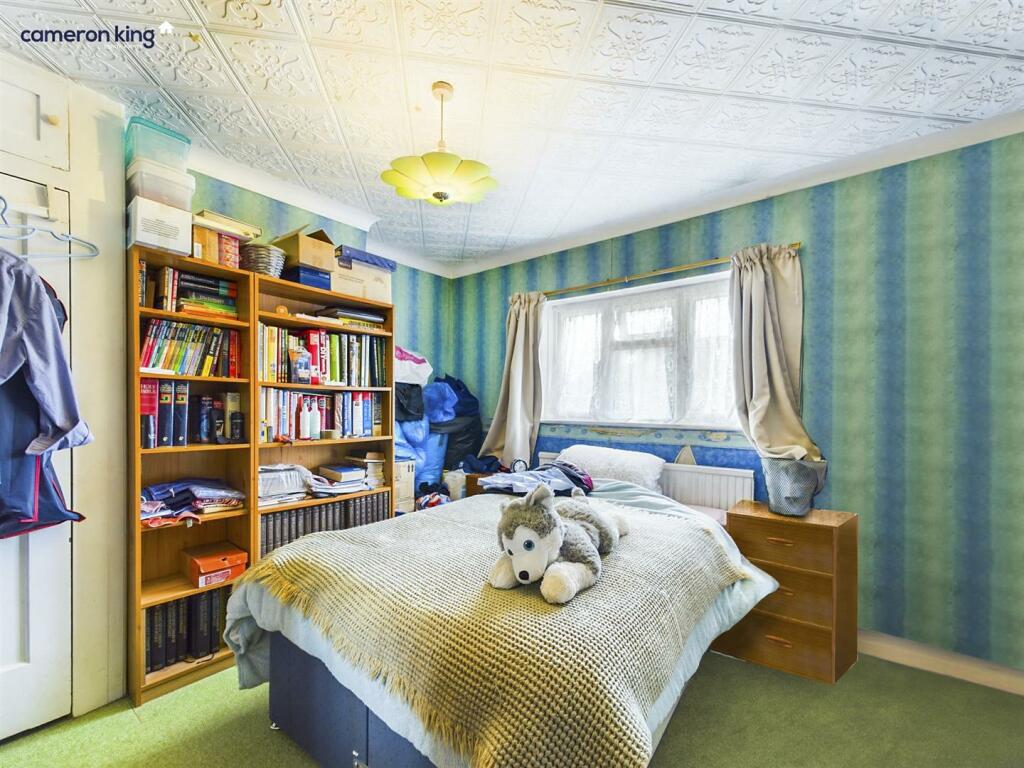 bed2.jpg