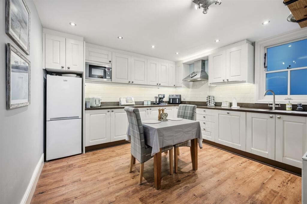 Breakfast Kitchen.jpg