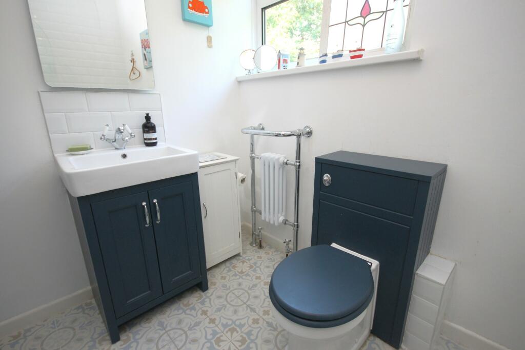 15) Bathroom