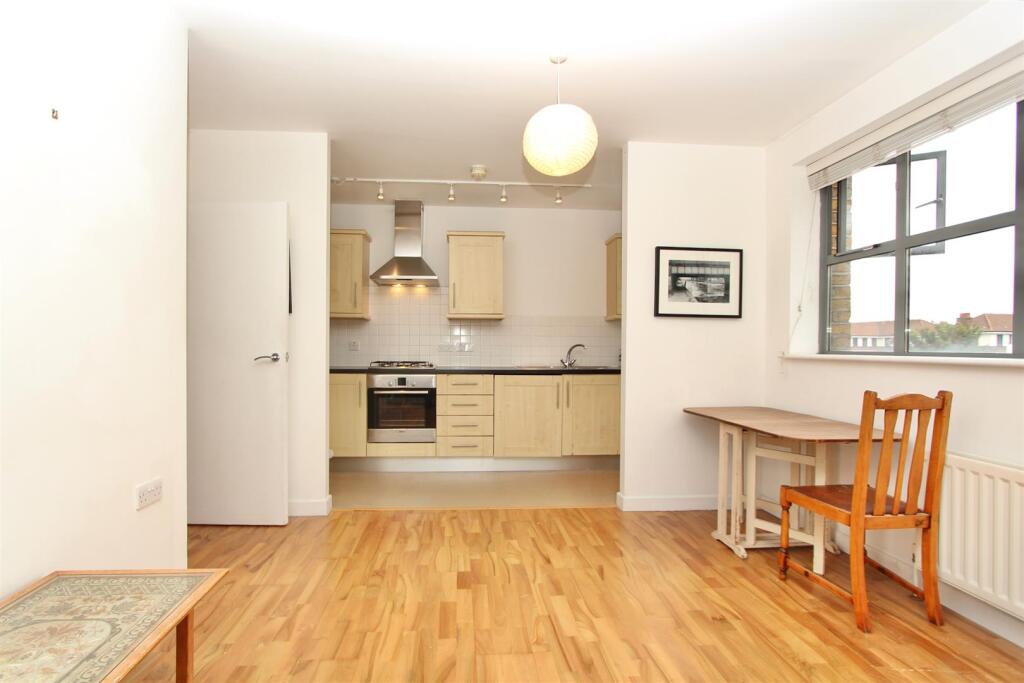 Somerford Grove, N16