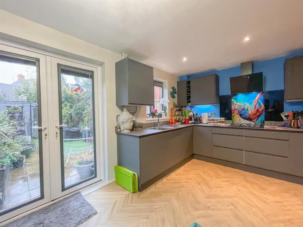 Kitchen / Breakfast Room