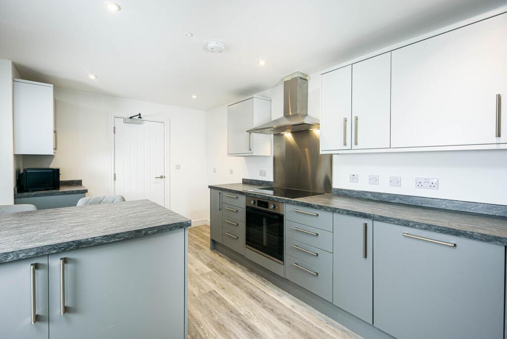Kitchen_3.jpg