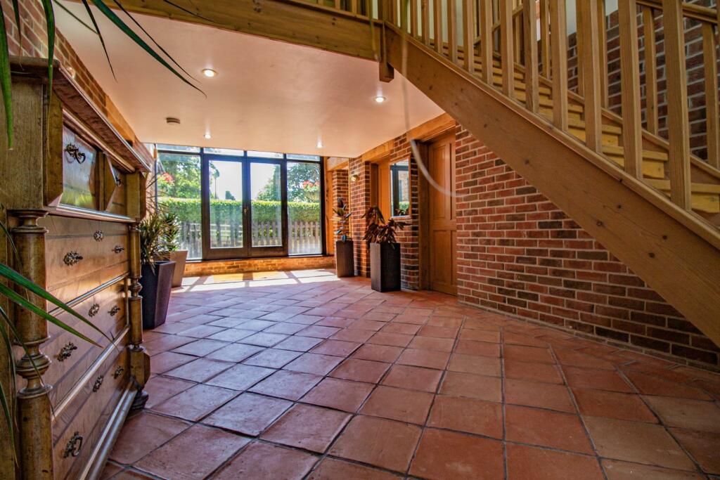 2 Clamp Farm Barns [Entrance Hall].jpg