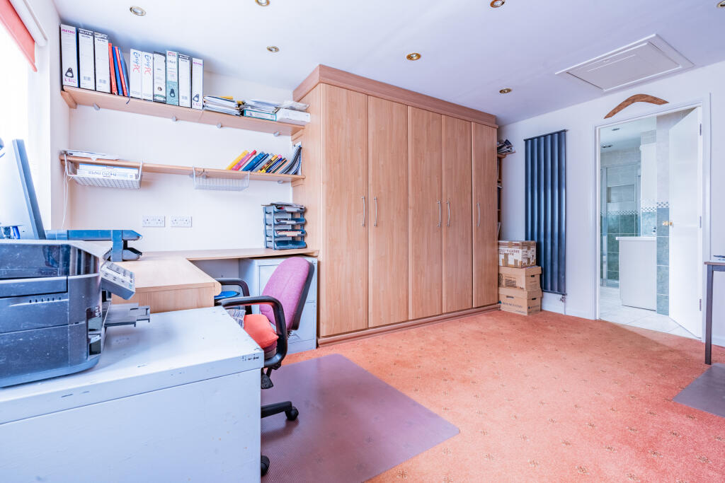 Photo 18
