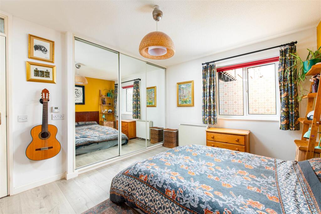 Bedroom1_3.jpg