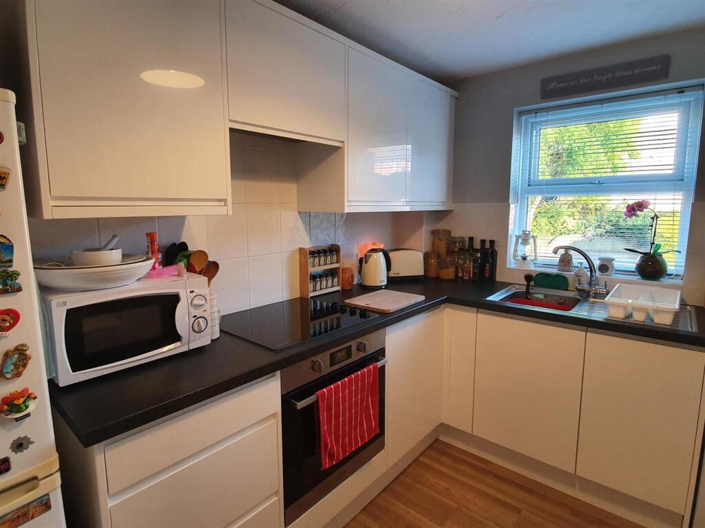 Kitchen shot 2