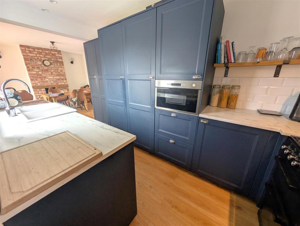 Kitchen/dining room/study space