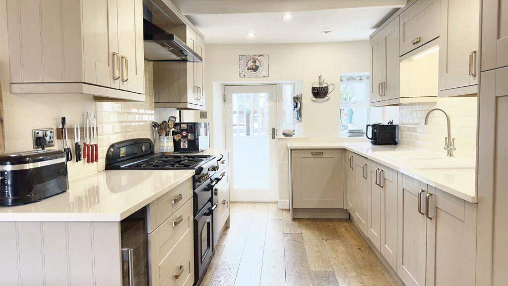 OPEN PLAN DINING KITCHEN
