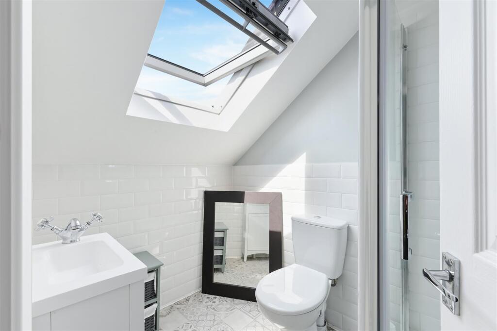 MIDDLE CLOSE, 10- (3).jpg