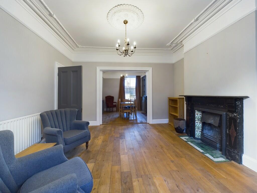 CAM02089G0-PR0381...