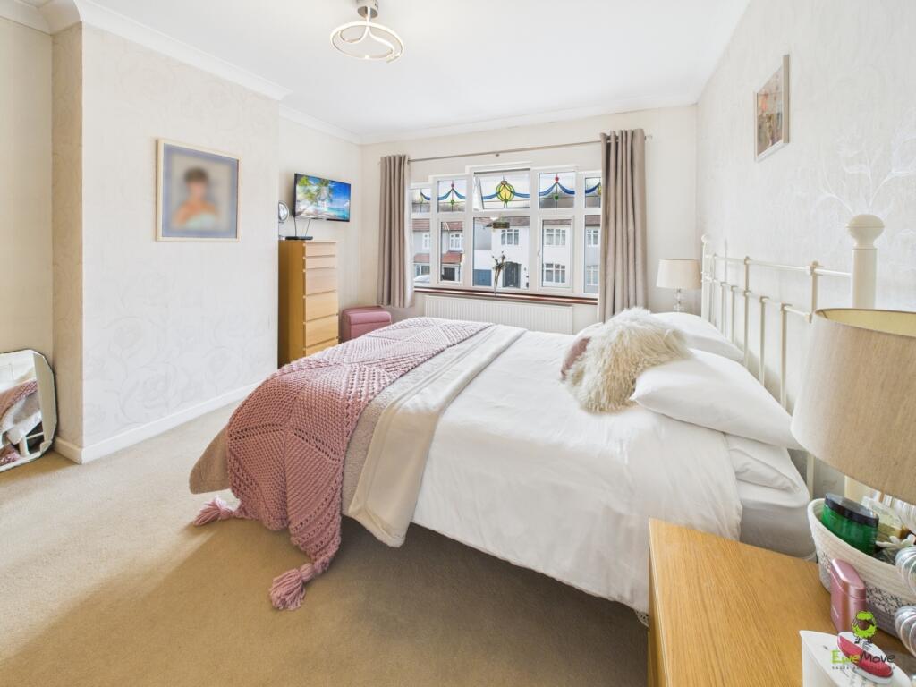 Presented by Clinton at EweMove Bexleyheath and Da