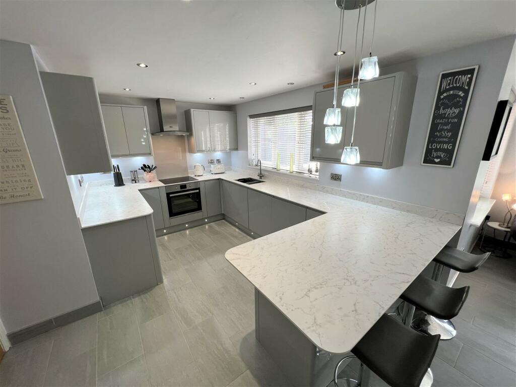 Kitchen A.JPG